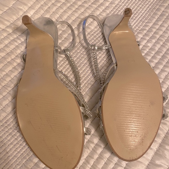 Strappy Sandals-Size 8.5 - Picture 4 of 7